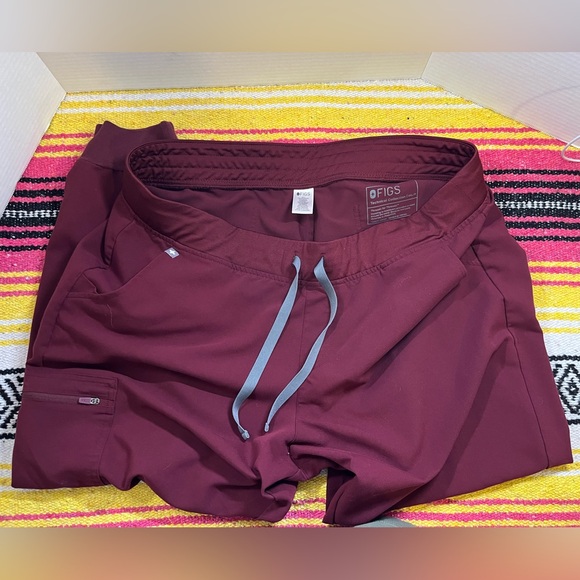 Figs Burgundy Zamora Petite Jogger Scrub Pants XXL - Picture 3 of 3